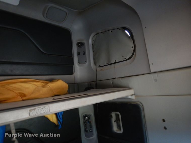 image for item DR1238 1999 Freightliner Century Class  semi truck