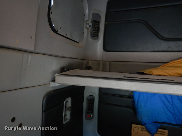 image for item DR1238 1999 Freightliner Century Class  semi truck