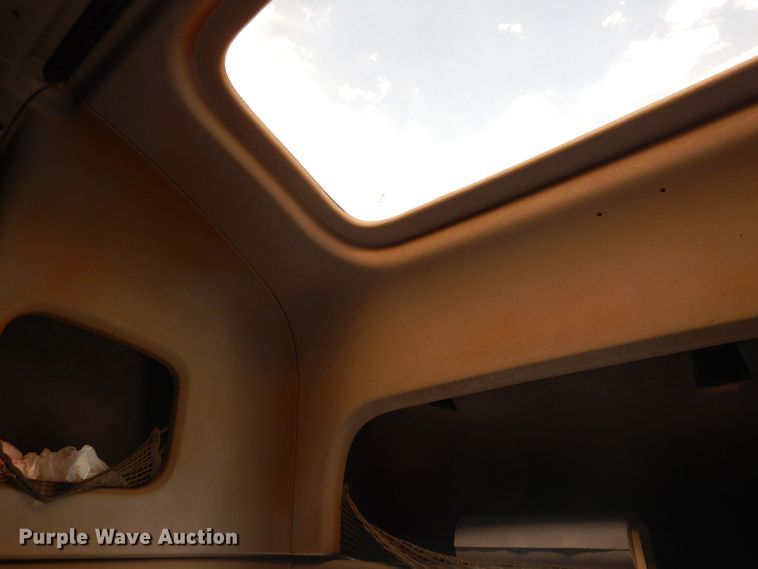 image for item DR1238 1999 Freightliner Century Class  semi truck