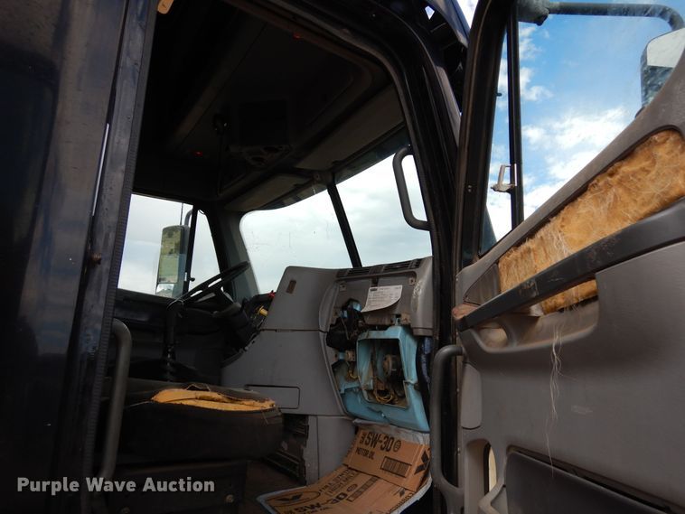 image for item DR1238 1999 Freightliner Century Class  semi truck