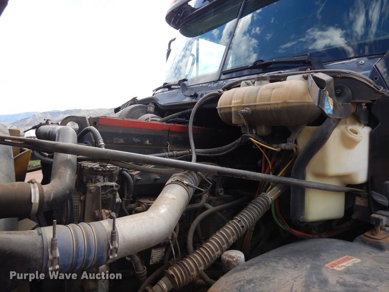 image for item DR1238 1999 Freightliner Century Class  semi truck