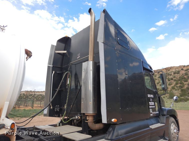 image for item DR1238 1999 Freightliner Century Class  semi truck