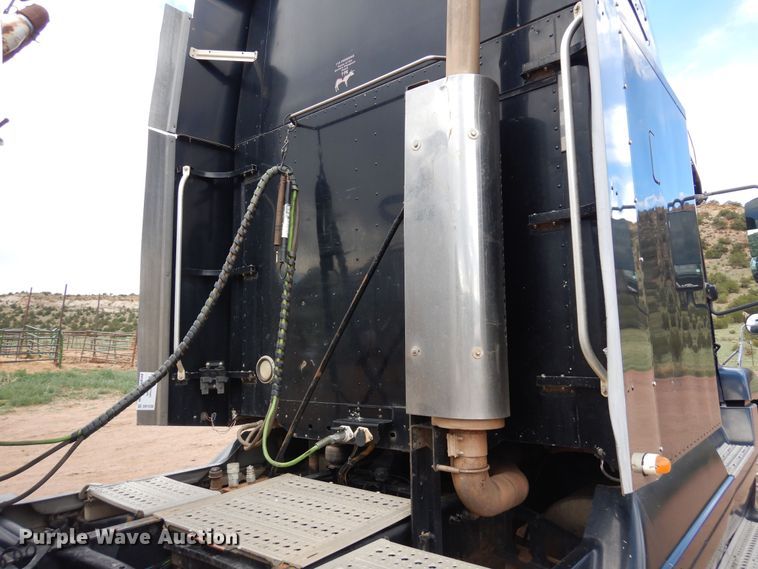 image for item DR1238 1999 Freightliner Century Class  semi truck