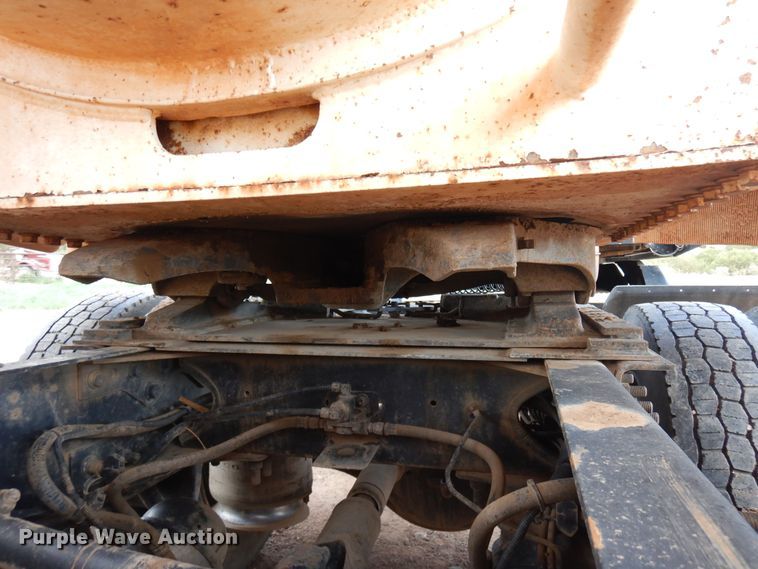 image for item DR1238 1999 Freightliner Century Class  semi truck