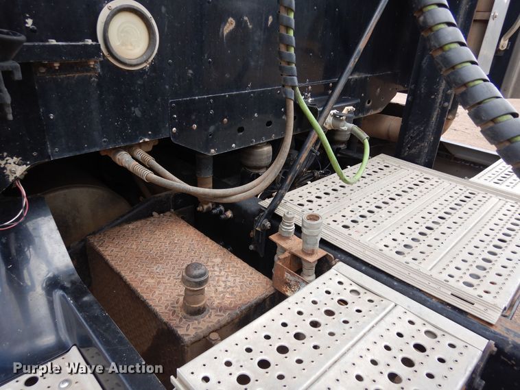 image for item DR1238 1999 Freightliner Century Class  semi truck