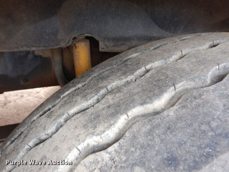 image for item DR1238 1999 Freightliner Century Class  semi truck