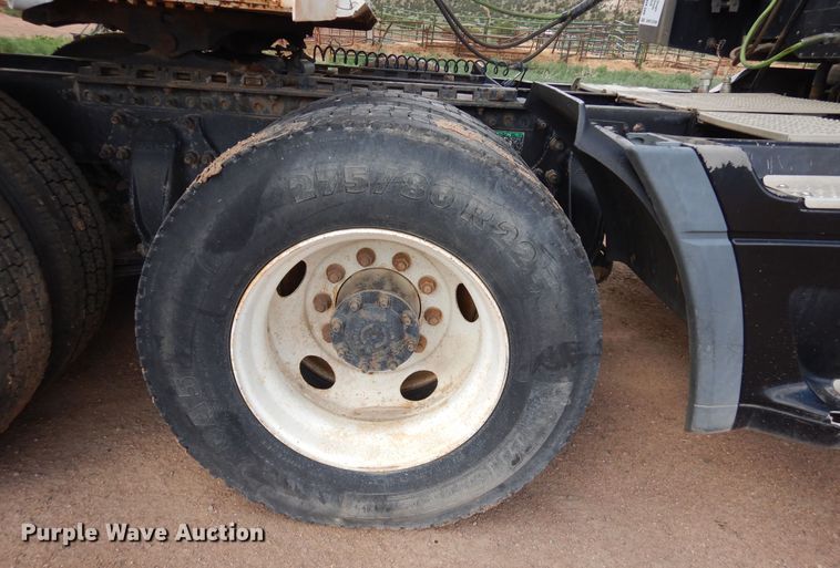 image for item DR1238 1999 Freightliner Century Class  semi truck