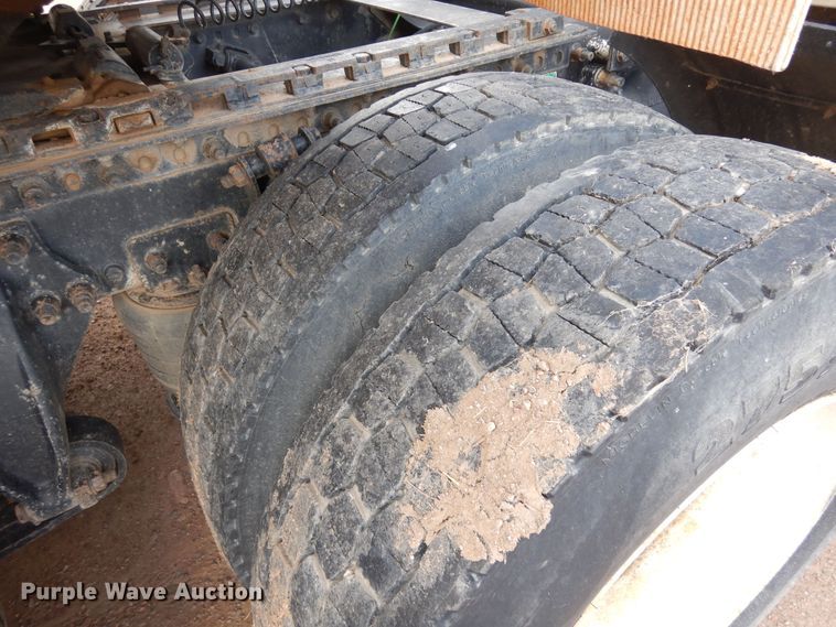 image for item DR1238 1999 Freightliner Century Class  semi truck