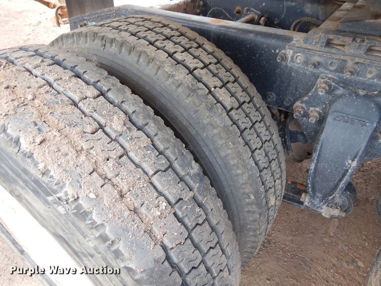 image for item DR1238 1999 Freightliner Century Class  semi truck