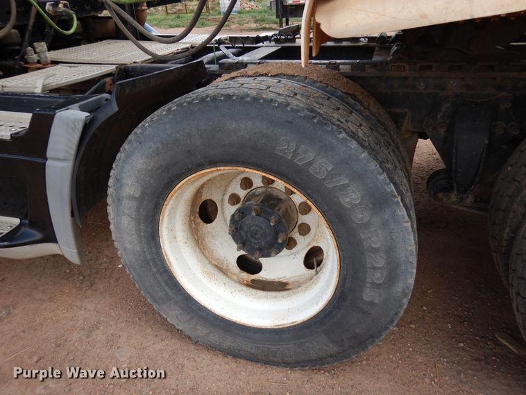 image for item DR1238 1999 Freightliner Century Class  semi truck