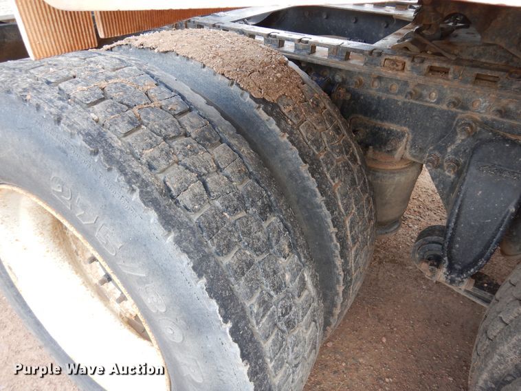 image for item DR1238 1999 Freightliner Century Class  semi truck