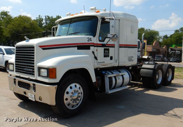 image for item DR1930 2012 Mack CHU613  semi truck