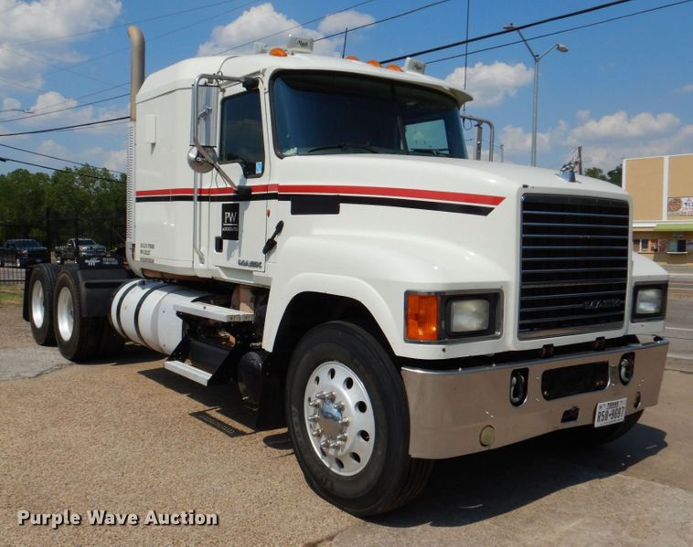 image for item DR1930 2012 Mack CHU613  semi truck