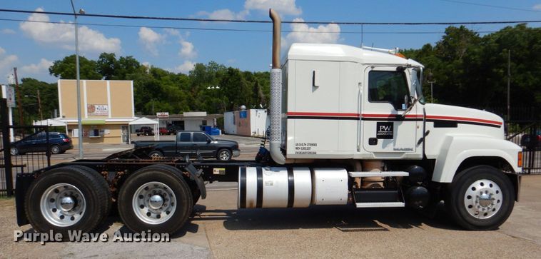 image for item DR1930 2012 Mack CHU613  semi truck