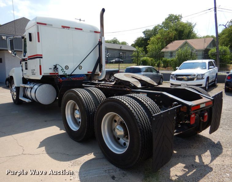 image for item DR1930 2012 Mack CHU613  semi truck