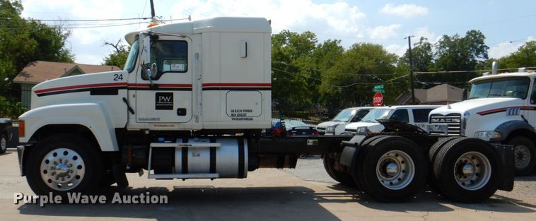 image for item DR1930 2012 Mack CHU613  semi truck