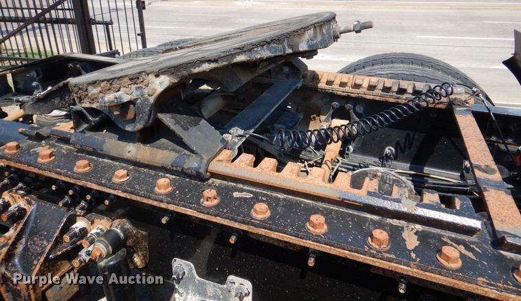 image for item DR1930 2012 Mack CHU613  semi truck