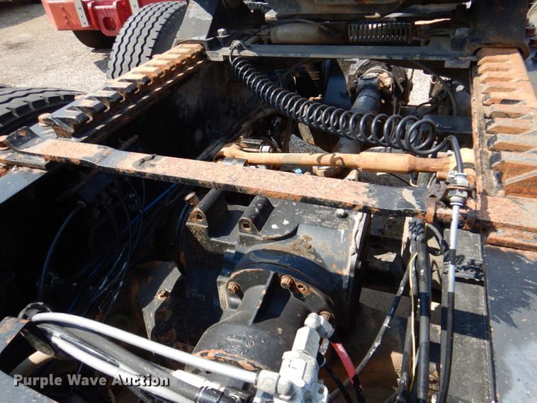 image for item DR1930 2012 Mack CHU613  semi truck