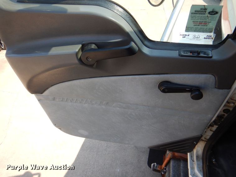 image for item DR1930 2012 Mack CHU613  semi truck