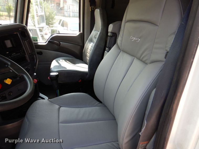 image for item DR1930 2012 Mack CHU613  semi truck