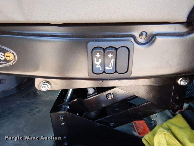 image for item DR1930 2012 Mack CHU613  semi truck