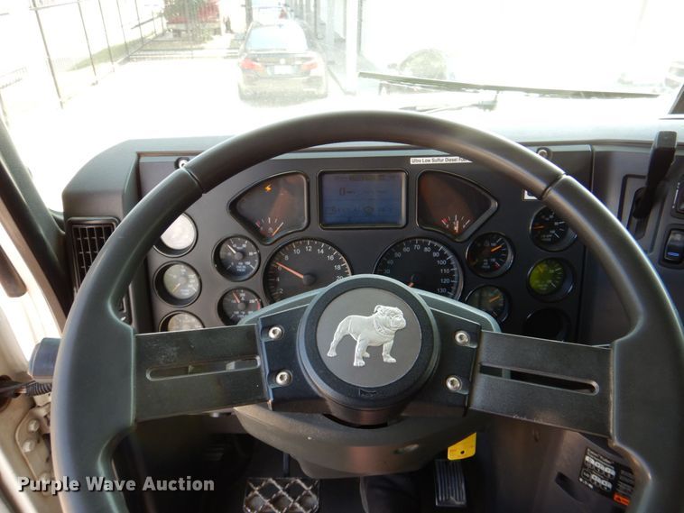 image for item DR1930 2012 Mack CHU613  semi truck