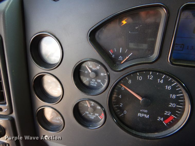 image for item DR1930 2012 Mack CHU613  semi truck