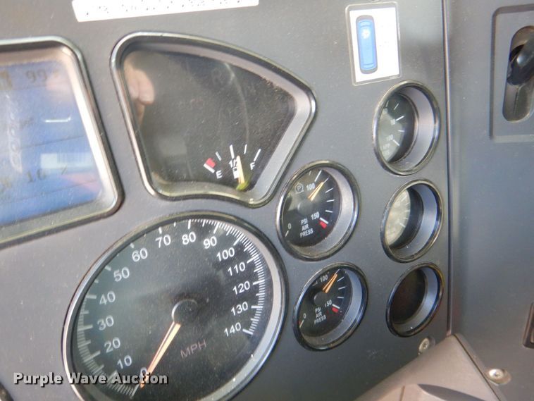 image for item DR1930 2012 Mack CHU613  semi truck