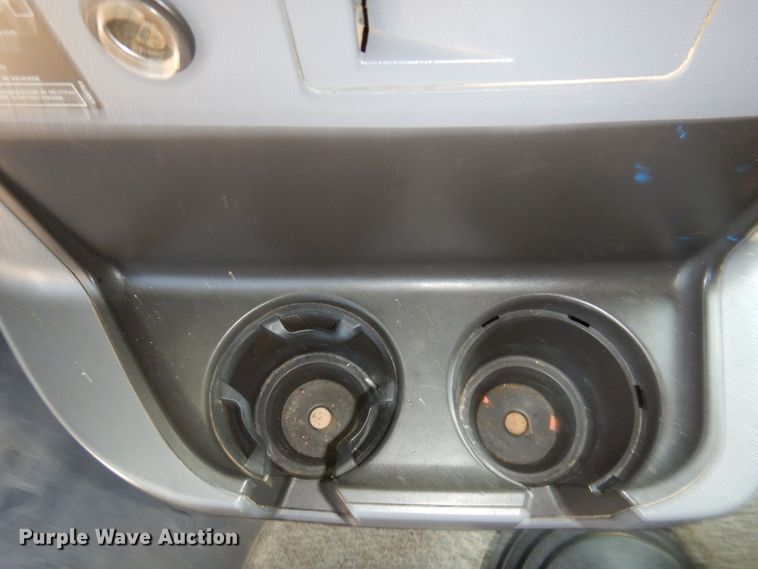 image for item DR1930 2012 Mack CHU613  semi truck