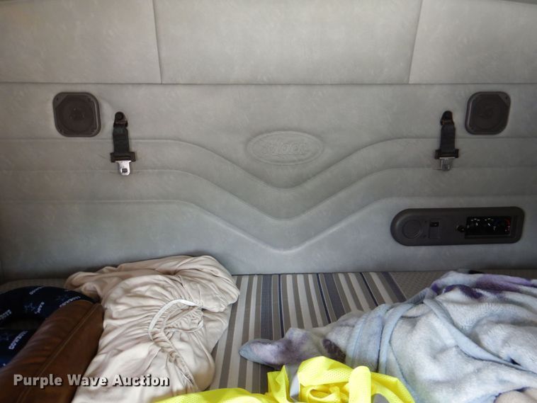 image for item DR1930 2012 Mack CHU613  semi truck