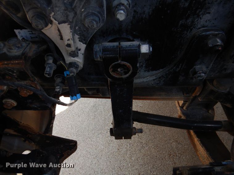 image for item DR1930 2012 Mack CHU613  semi truck