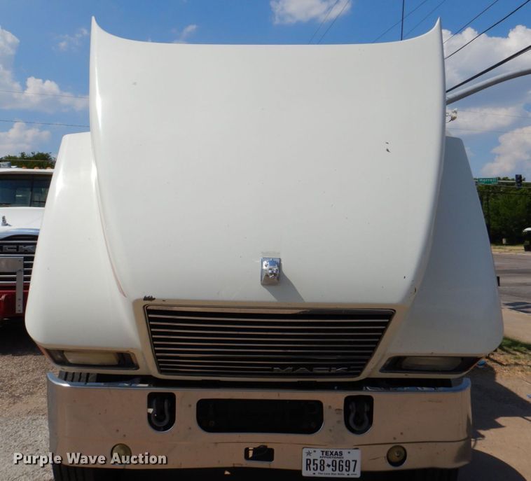 image for item DR1930 2012 Mack CHU613  semi truck