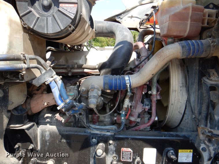 image for item DR1930 2012 Mack CHU613  semi truck