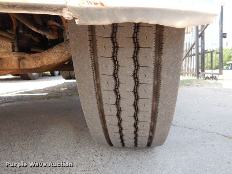 image for item DR1930 2012 Mack CHU613  semi truck