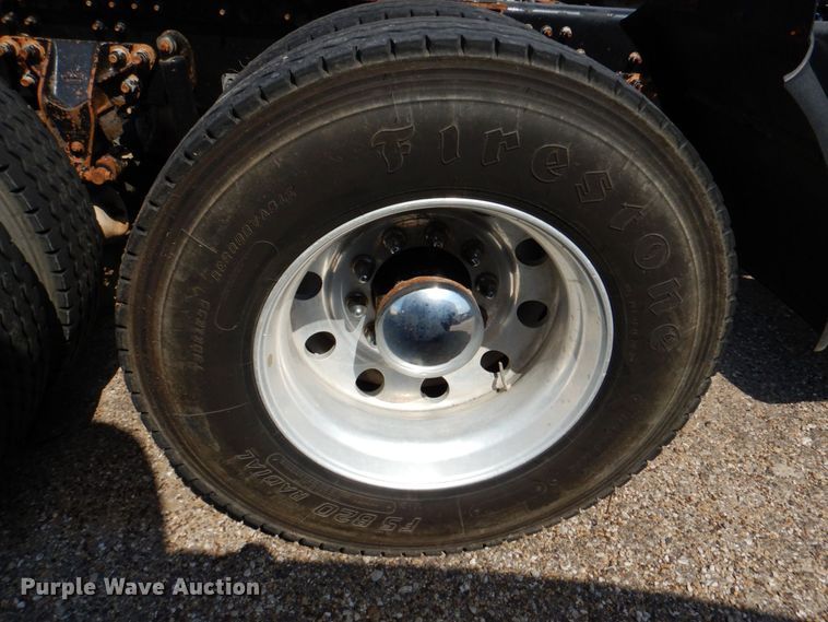 image for item DR1930 2012 Mack CHU613  semi truck