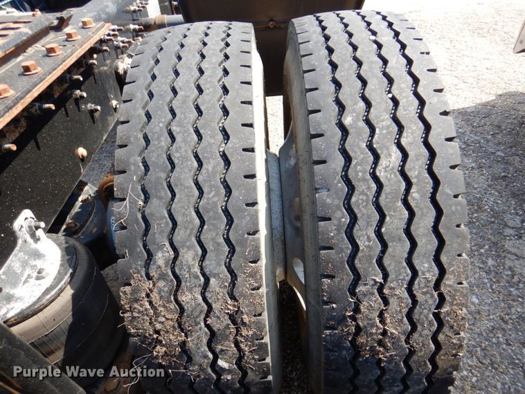 image for item DR1930 2012 Mack CHU613  semi truck