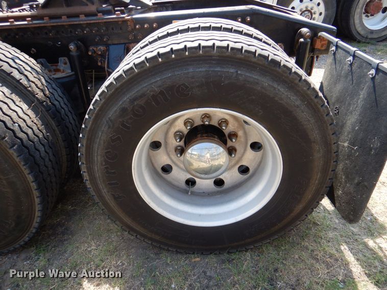 image for item DR1930 2012 Mack CHU613  semi truck