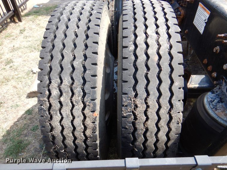 image for item DR1930 2012 Mack CHU613  semi truck