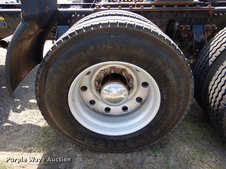 image for item DR1930 2012 Mack CHU613  semi truck