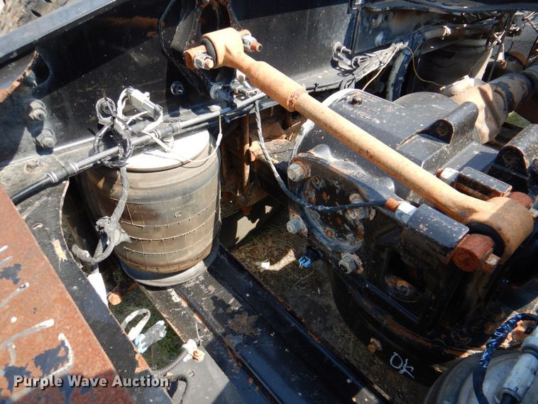 image for item DR1930 2012 Mack CHU613  semi truck