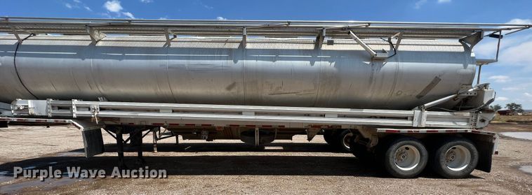 image for item DS8359 1987 Ledwell LW40APW  feed delivery trailer