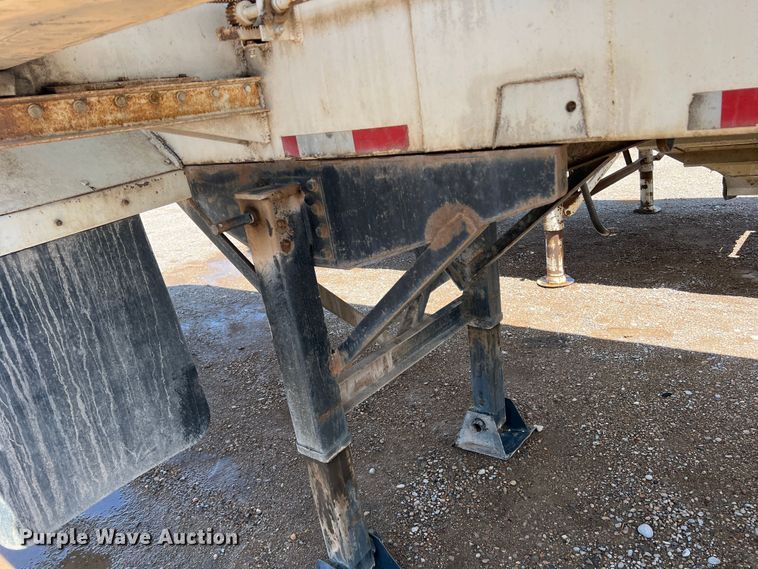 image for item DS8359 1987 Ledwell LW40APW  feed delivery trailer