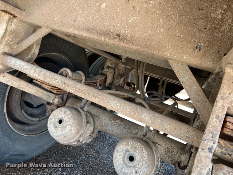 image for item DS8359 1987 Ledwell LW40APW  feed delivery trailer