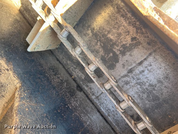 image for item DS8359 1987 Ledwell LW40APW  feed delivery trailer