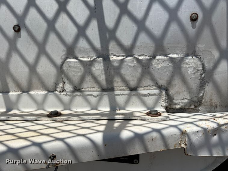 image for item DS8359 1987 Ledwell LW40APW  feed delivery trailer