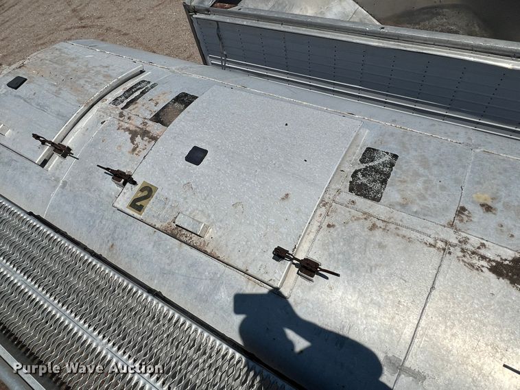 image for item DS8359 1987 Ledwell LW40APW  feed delivery trailer