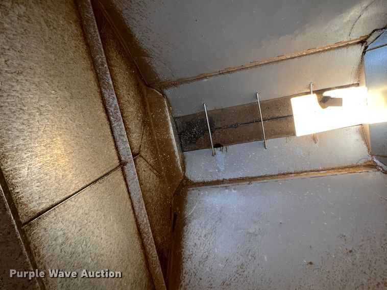 image for item DS8359 1987 Ledwell LW40APW  feed delivery trailer