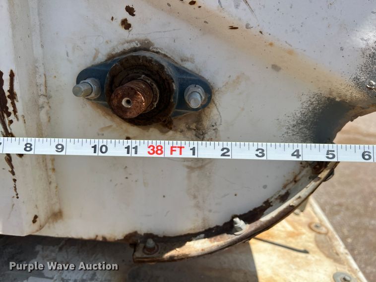 image for item DS8359 1987 Ledwell LW40APW  feed delivery trailer