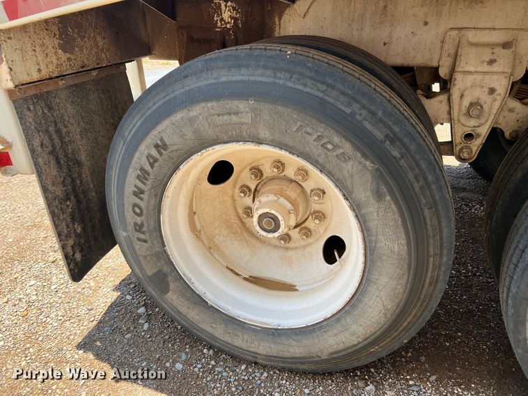 image for item DS8359 1987 Ledwell LW40APW  feed delivery trailer