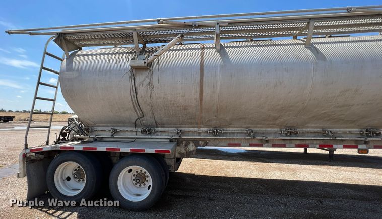 image for item DS8361 2009 Ledwell LW40APWRMFG  feed delivery trailer